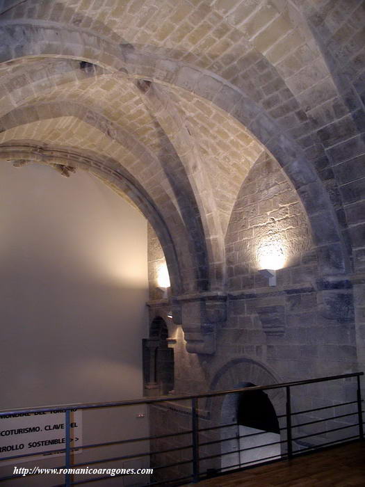 BVEDAS Y VENTANAL DEL MURO SUR